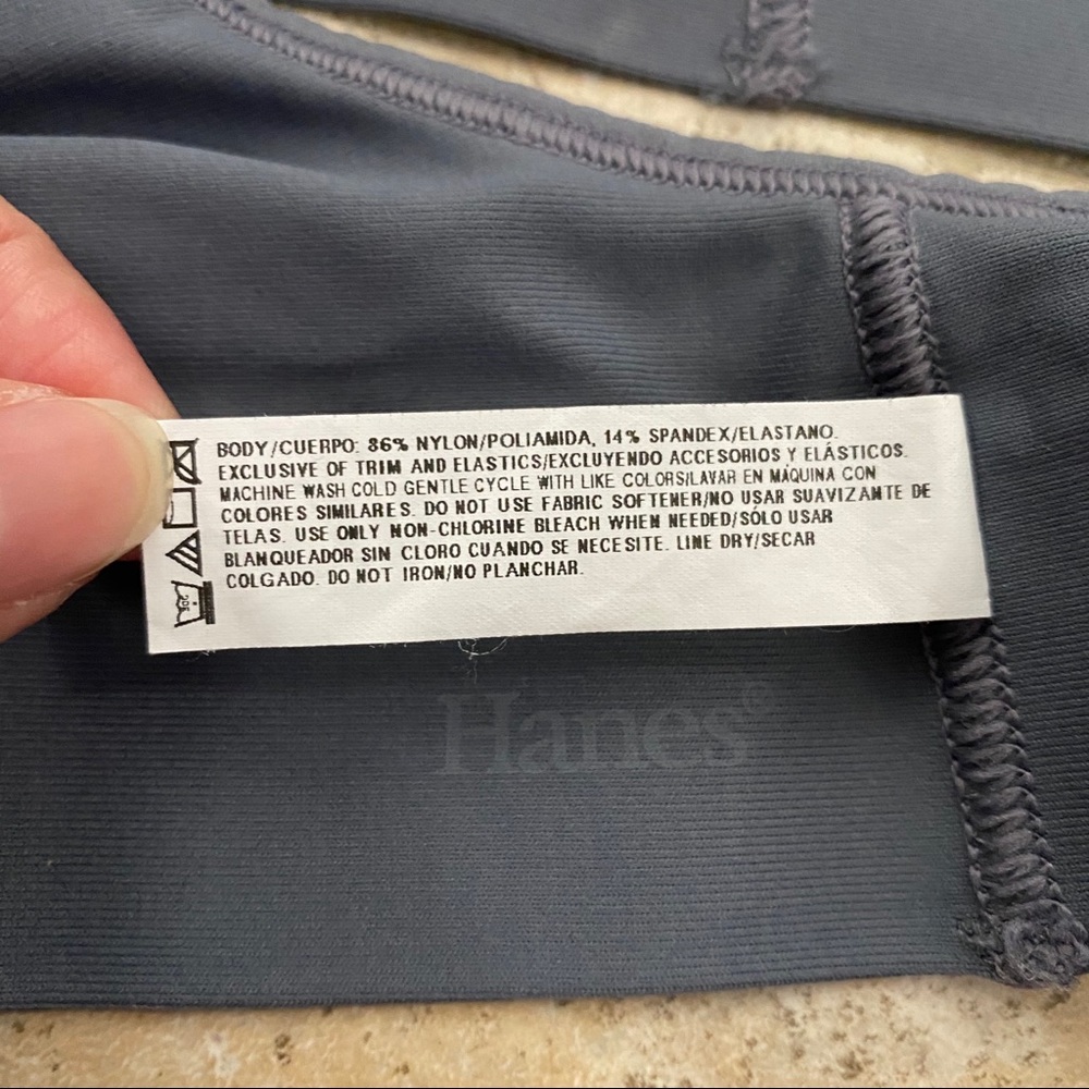 Hanes sports bra - Picture 3 of 3